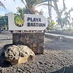 Casa Sanwasy Playa Bastian