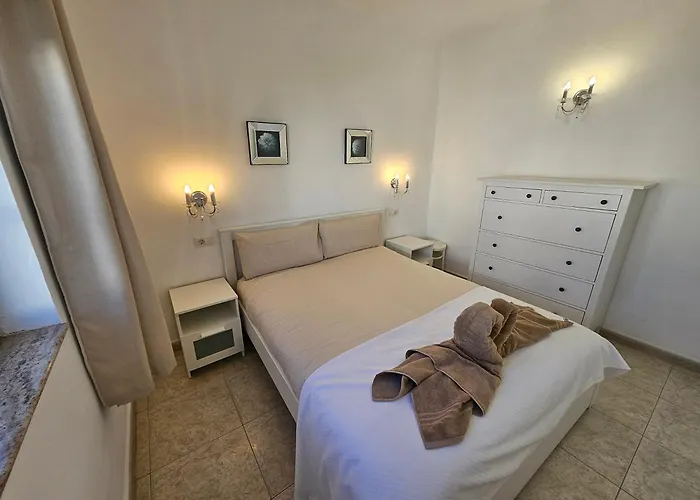 Casa Sanwasy Playa Bastian * 코스타 테기세